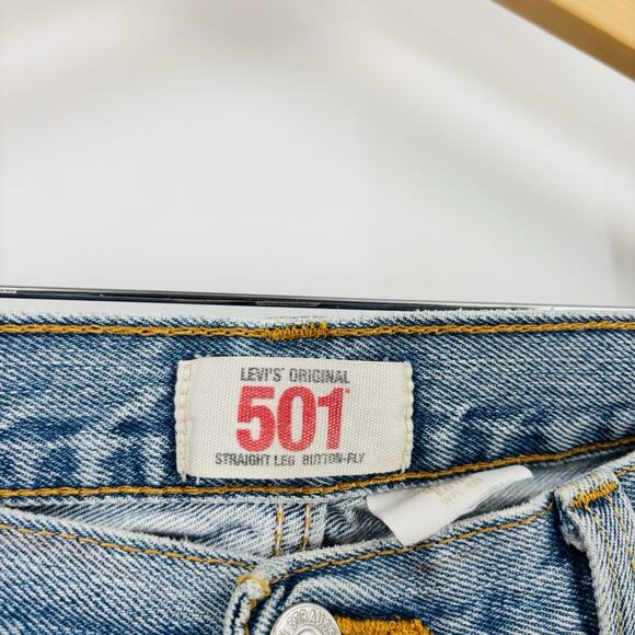 Levis 501 Jeans Mens 36 X 30 Button Fly Straight Leg Medium Wash Blue Denim - Picture 4 of 10